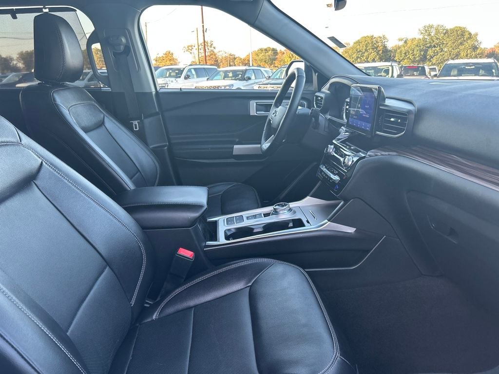 Certified 2024 Ford Explorer Limited image 30