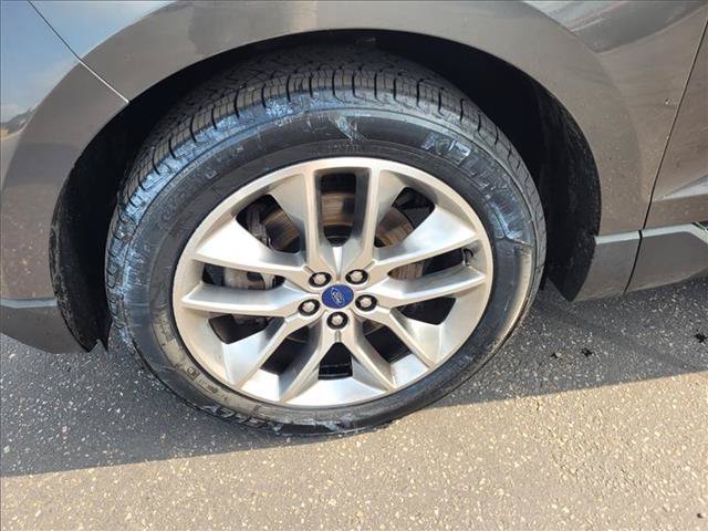Certified 2018 Ford Edge Titanium w/ Equipment Group 301A AWD/4WD image 2