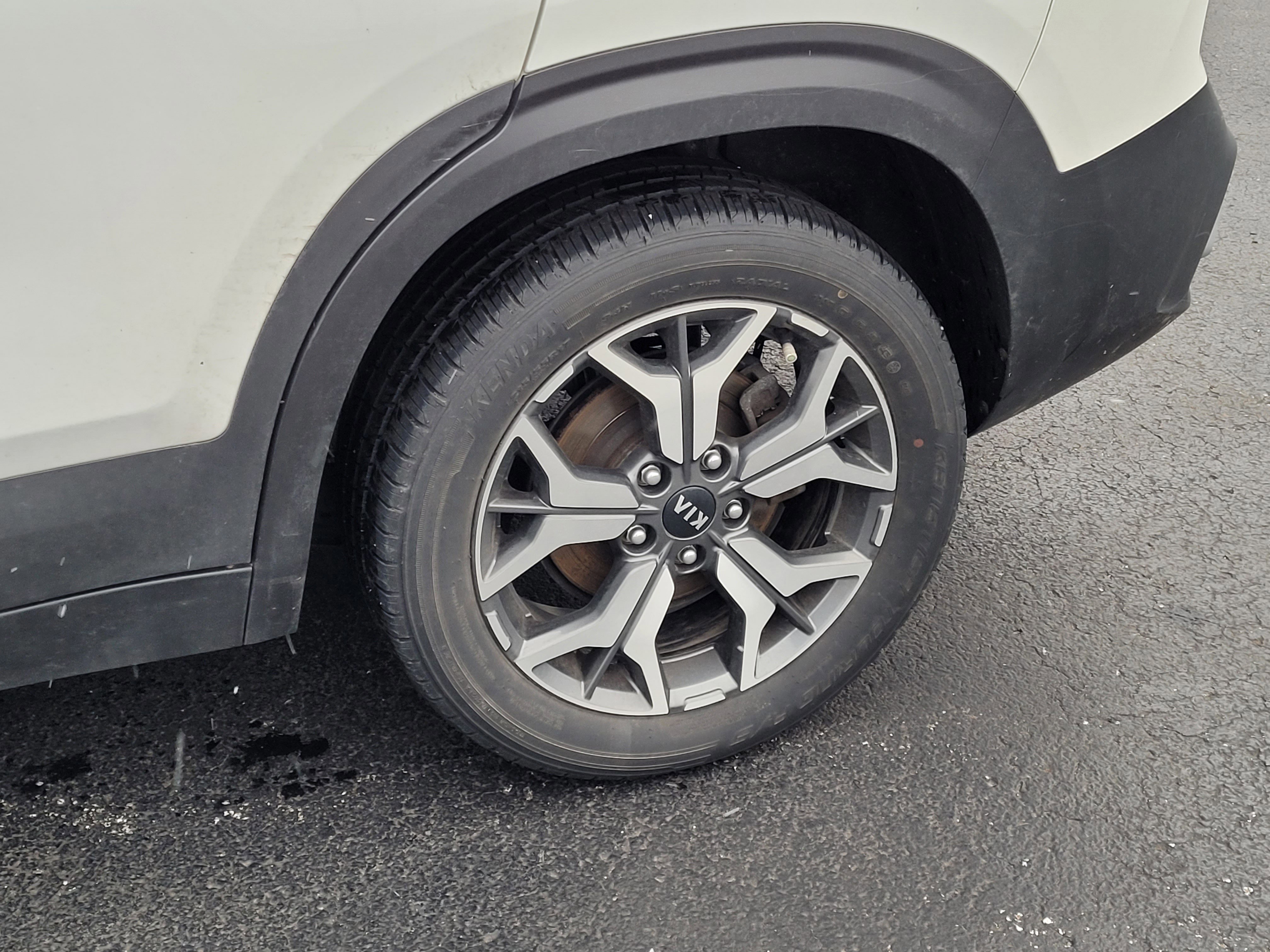 Used 2021 Kia Seltos EX image 10