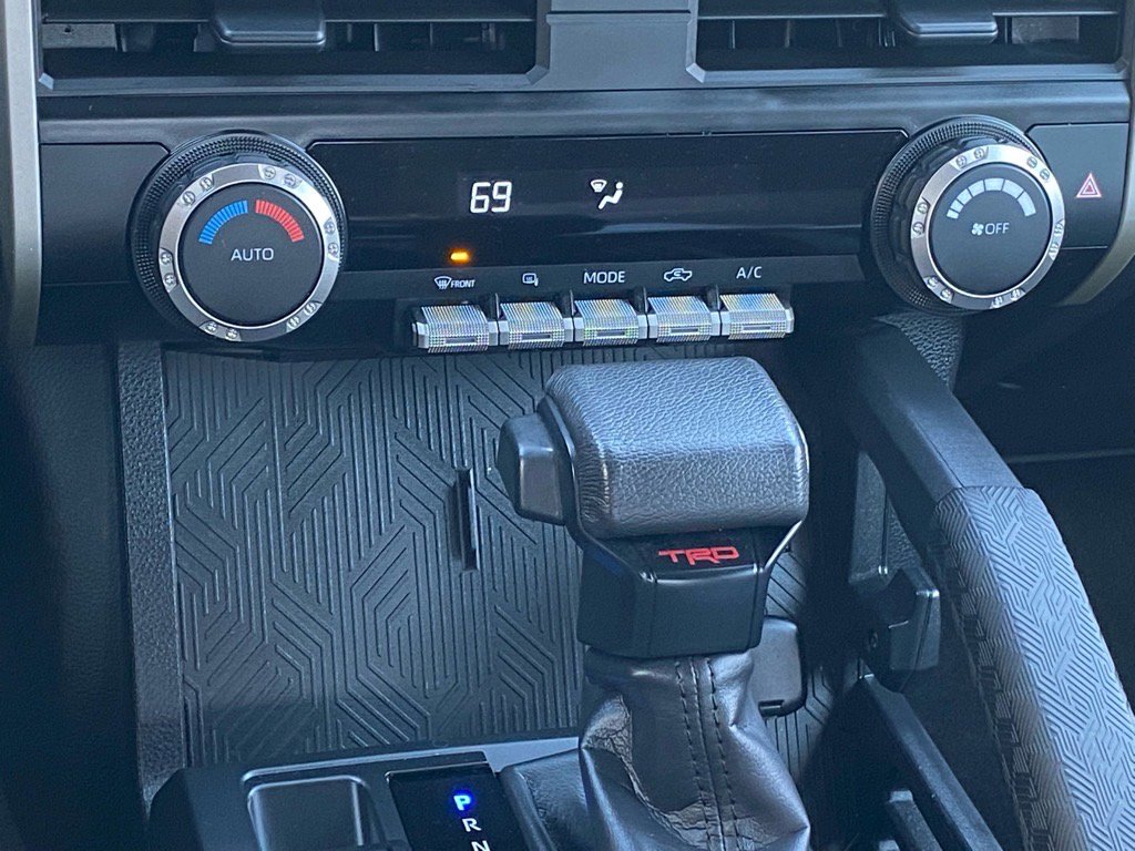 Used 2024 Toyota Tacoma TRD Off-Road image 13