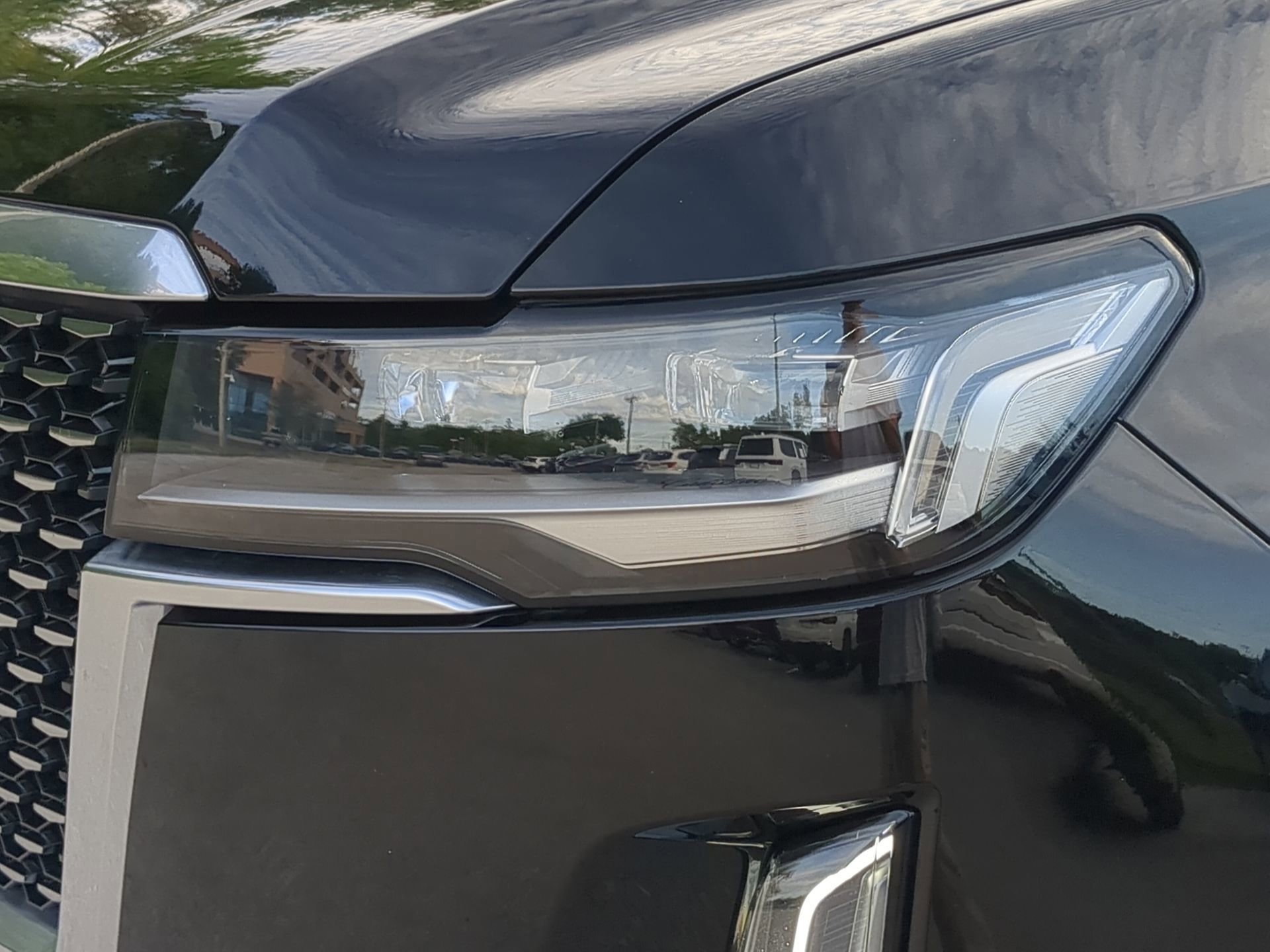 Used 2021 Cadillac Escalade ESV Premium Luxury AWD/4WD image 44