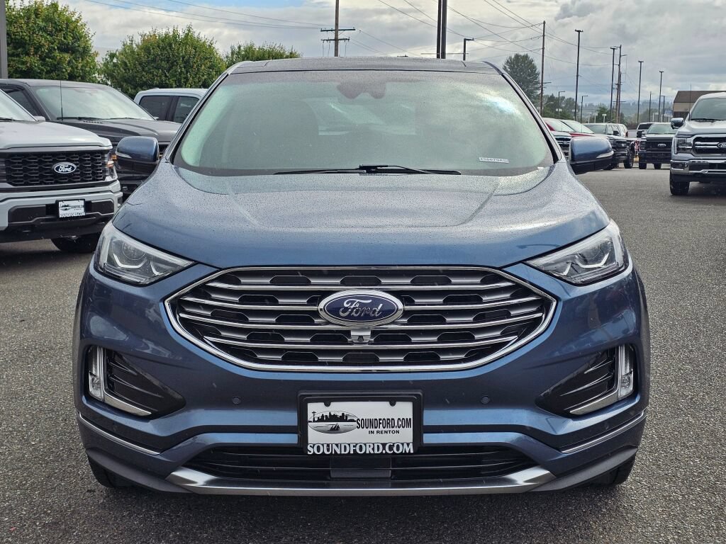 Certified 2019 Ford Edge Titanium w/ Equipment Group 301A AWD/4WD image 9