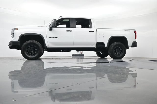Used 2025 Chevrolet Silverado 2500 ZR2 w/ ZR2 Bison Edition AWD/4WD image 38