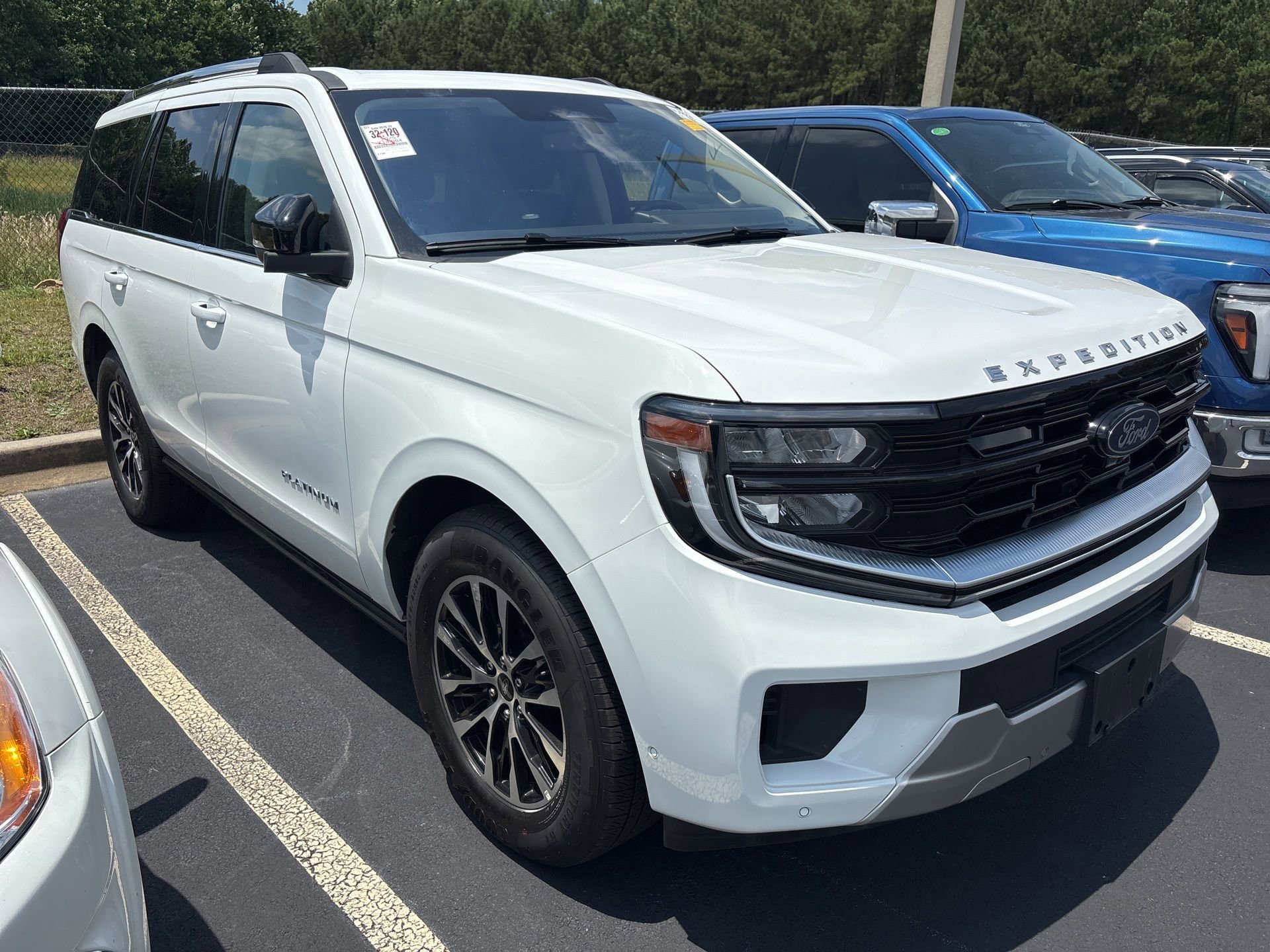 Certified 2025 Ford Expedition Platinum AWD/4WD image 2