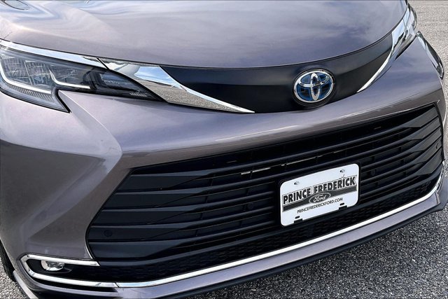Used 2021 Toyota Sienna XLE FWD image 30