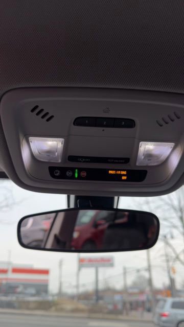 Used 2019 Chevrolet Traverse LT image 19