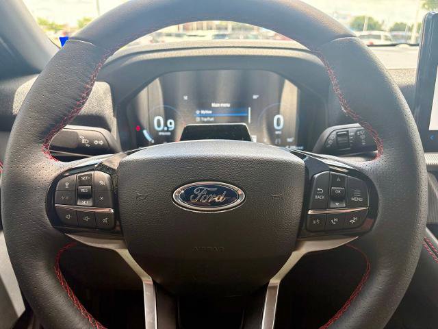 Certified 2025 Ford Explorer ST-Line w/ Premium Package RWD image 18