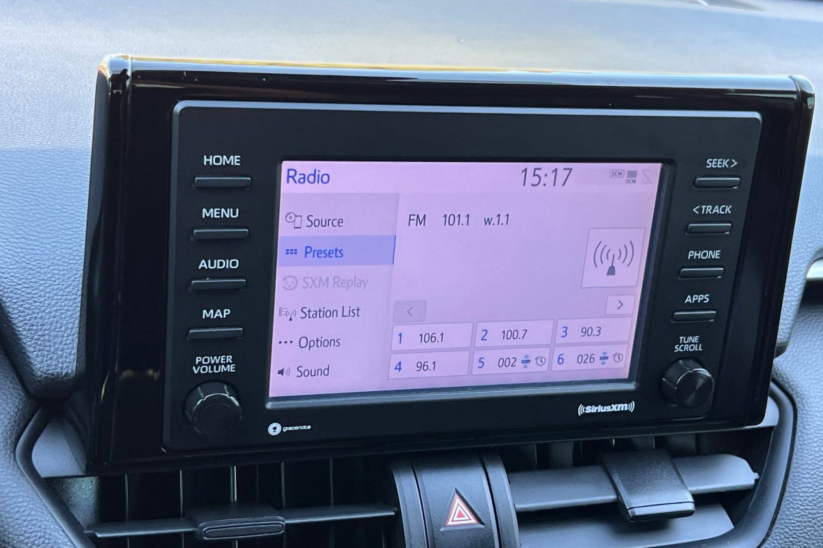 Used 2020 Toyota RAV4 XLE image 19