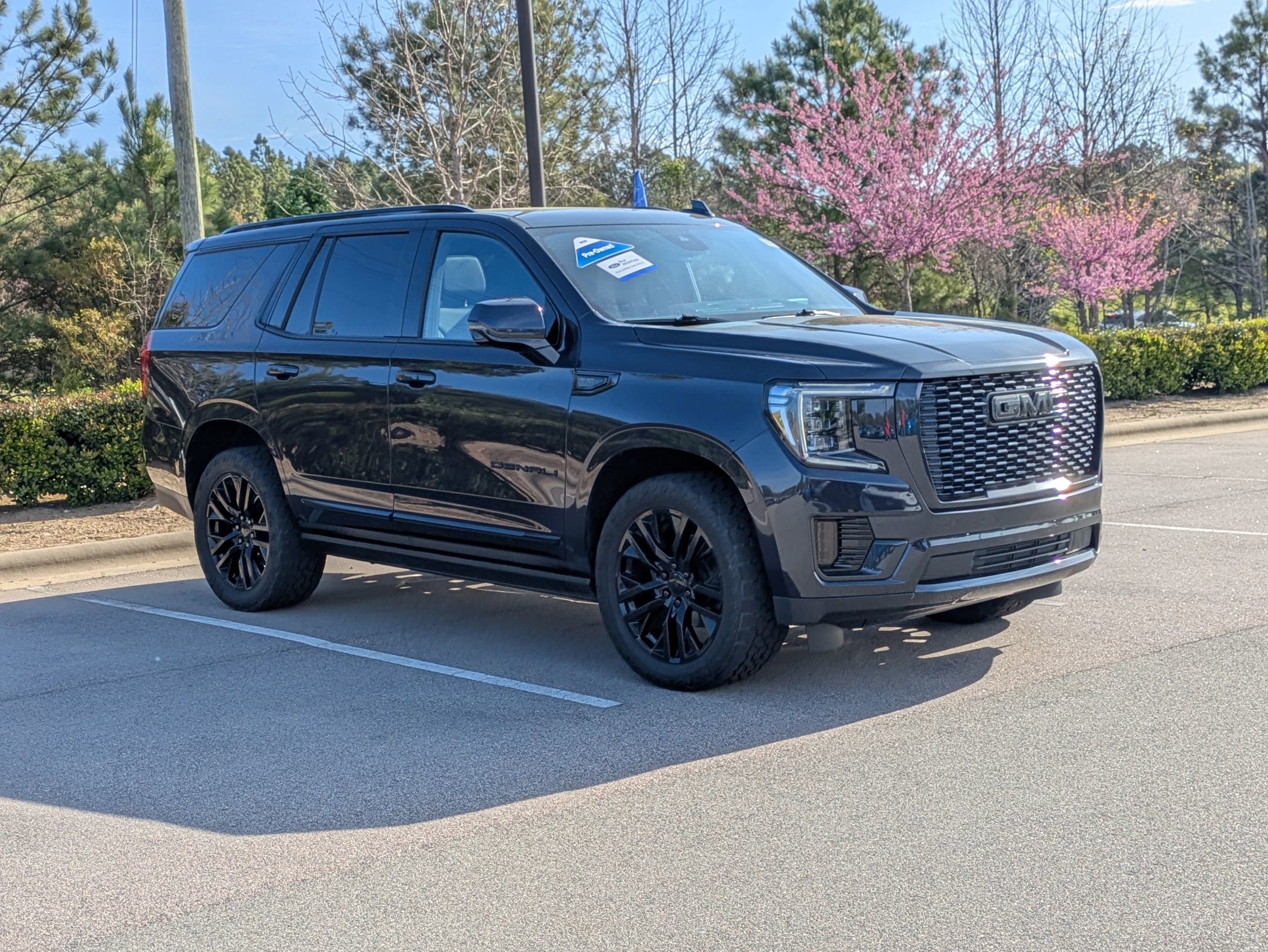 Used 2023 GMC Yukon Denali w/ LPO, Floor Liner Package AWD/4WD image 2