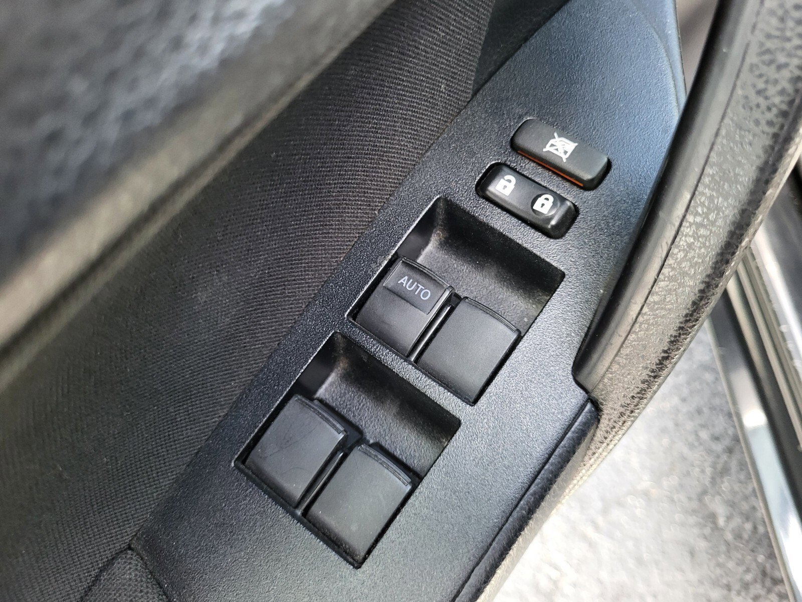 Used 2019 Toyota Corolla LE image 18