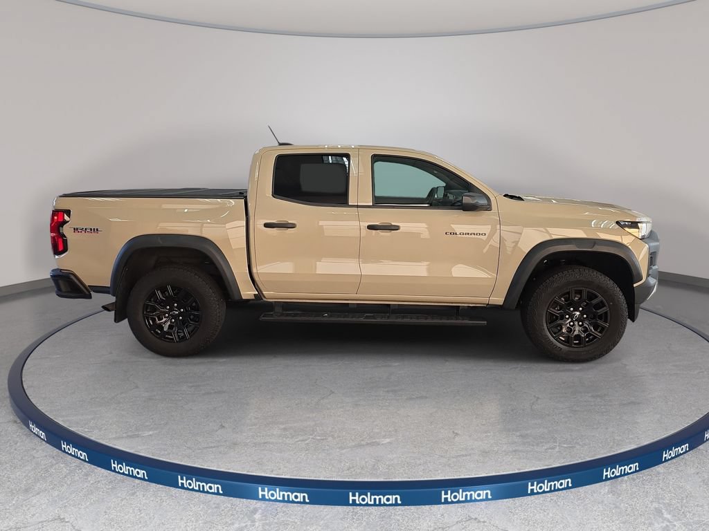 Used 2024 Chevrolet Colorado Trail Boss w/ Advanced Trailering Package AWD/4WD image 4
