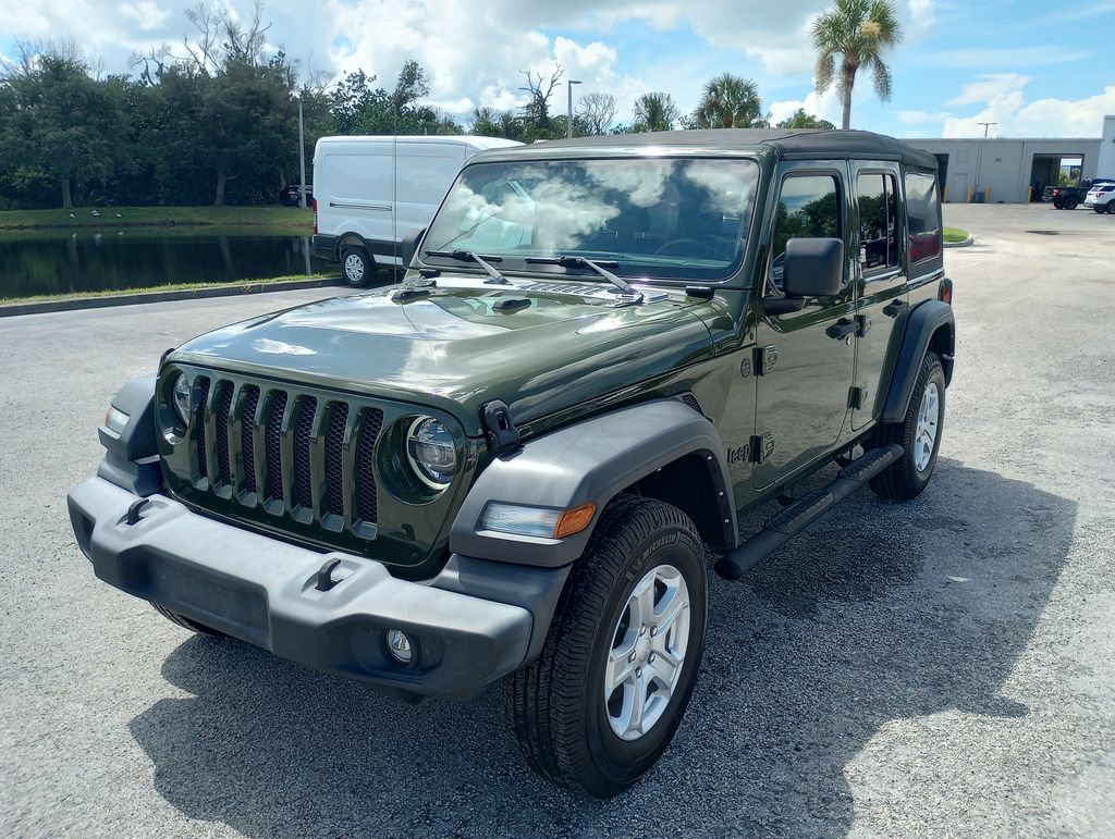 Used 2022 Jeep Wrangler Unlimited Sport AWD/4WD image 3