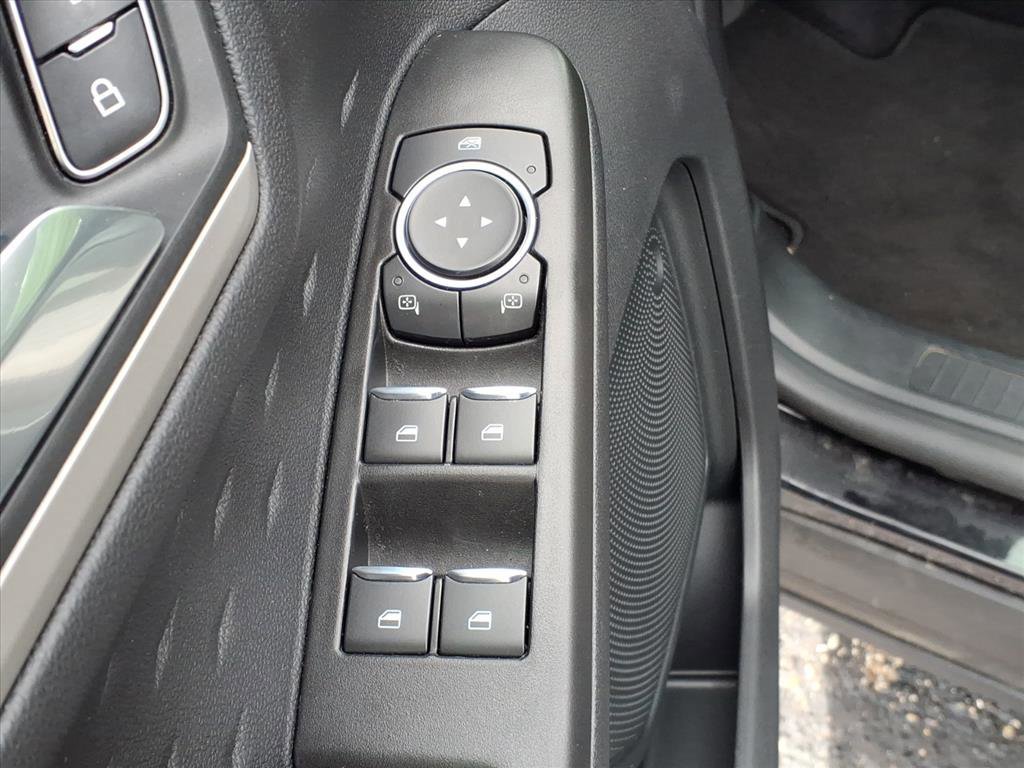 Certified 2020 Ford Escape SE image 10