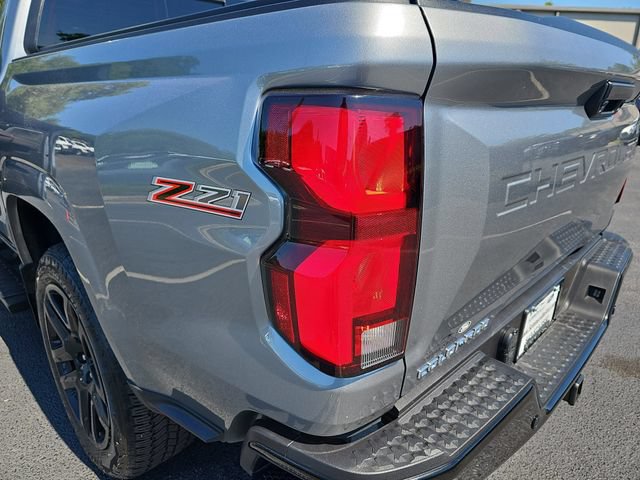 Used 2024 Chevrolet Colorado Z71 w/ Z71 Convenience Package 2 AWD/4WD image 38