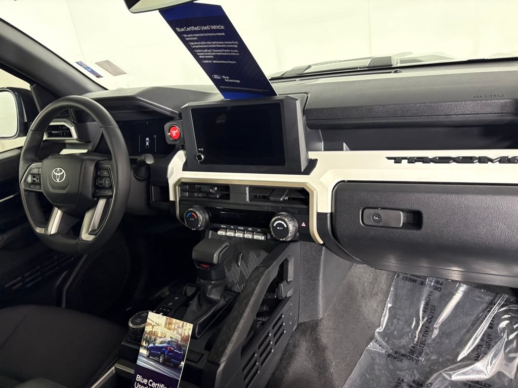 Used 2024 Toyota Tacoma TRD Sport AWD/4WD image 34