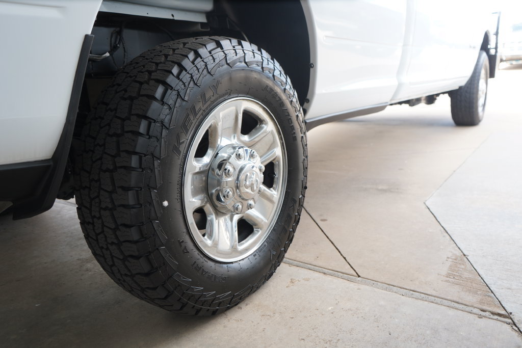 Used 2022 RAM 3500 Tradesman w/ Chrome Appearance Group AWD/4WD image 10