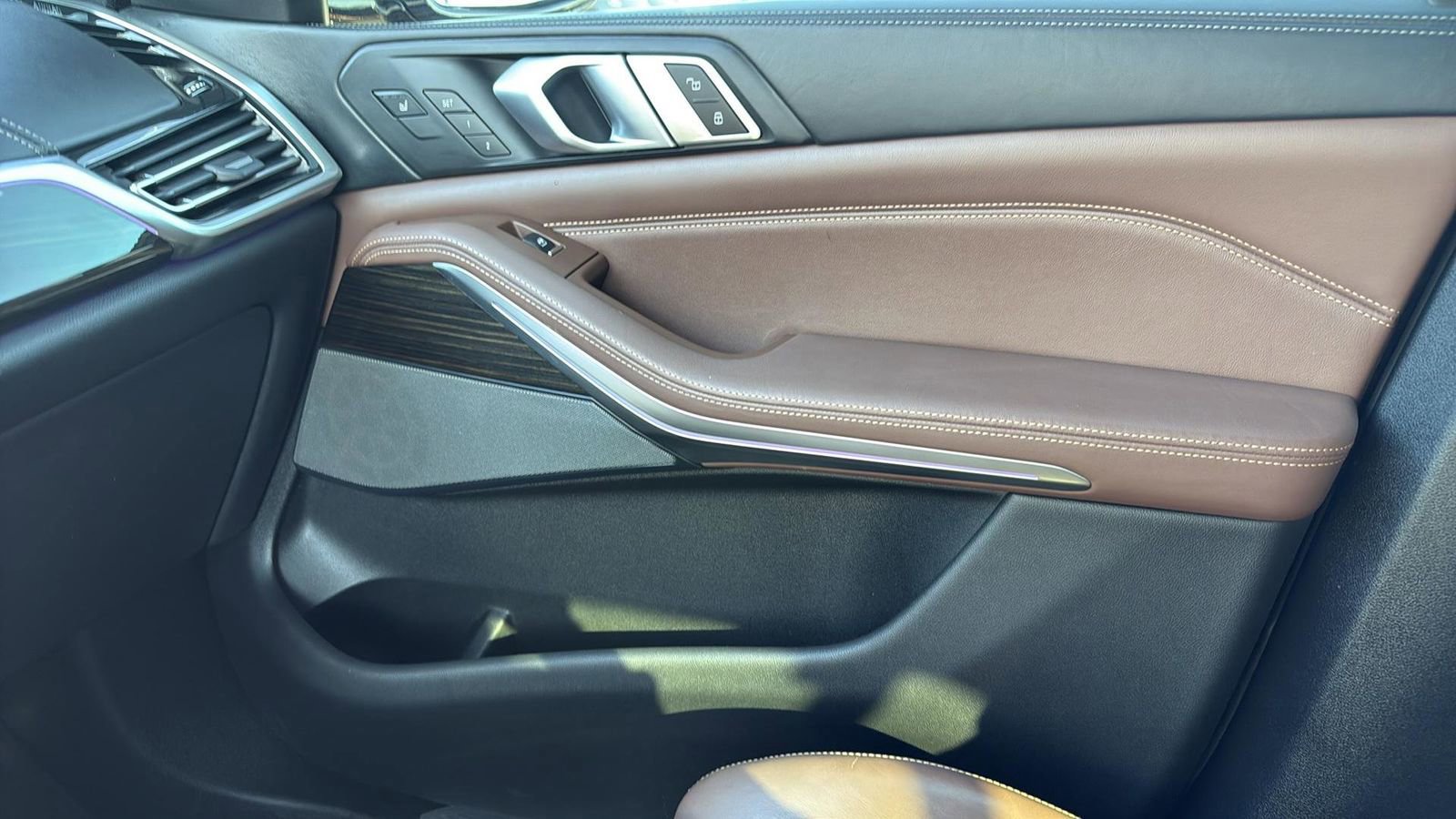 Used 2019 BMW X5 xDrive40i w/ Executive Package image 24