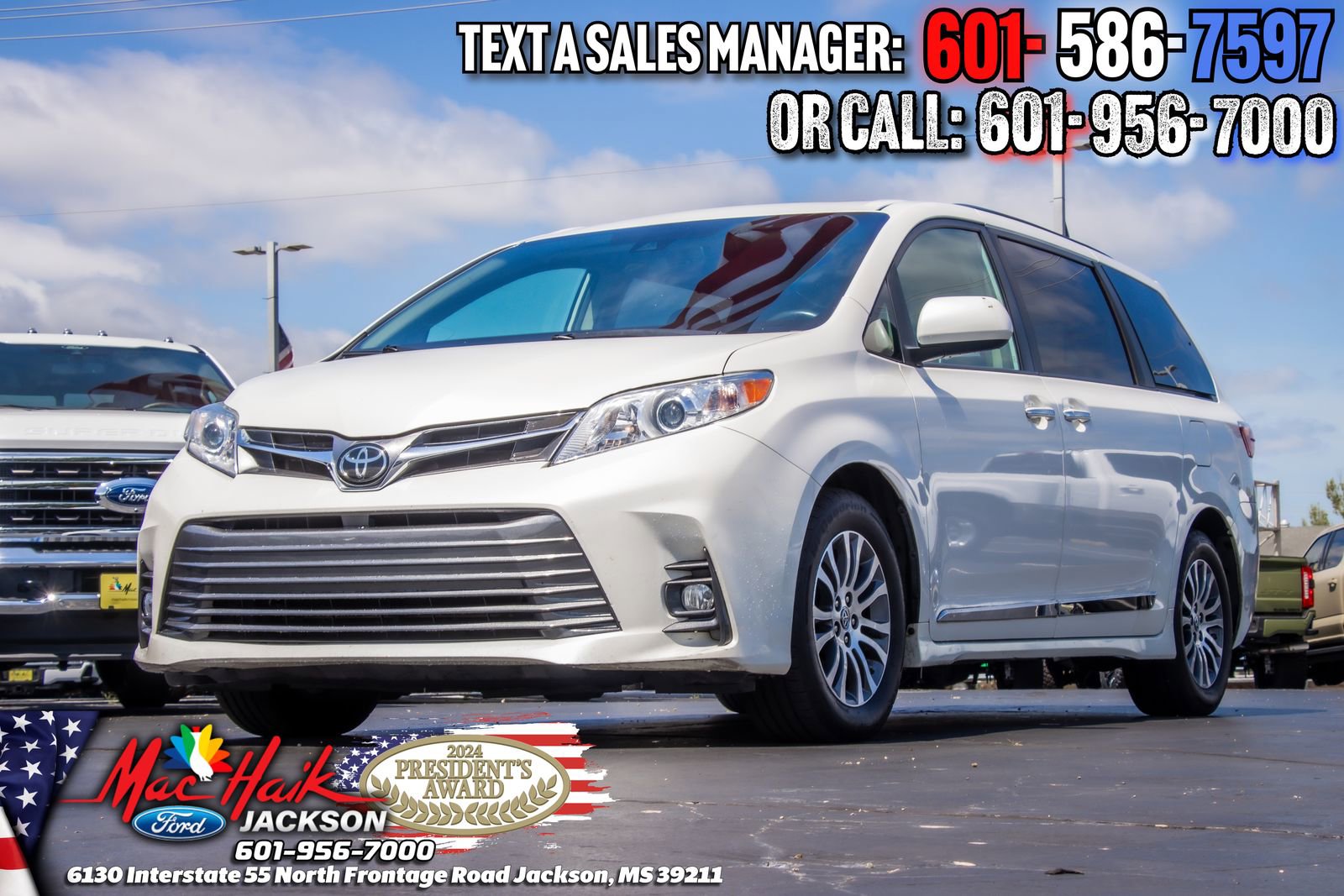 Used 2019 Toyota Sienna XLE w/ XLE Navigation Package FWD image 2
