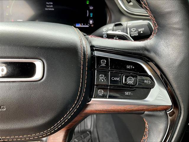 Used 2022 Jeep Grand Cherokee Summit AWD/4WD image 14