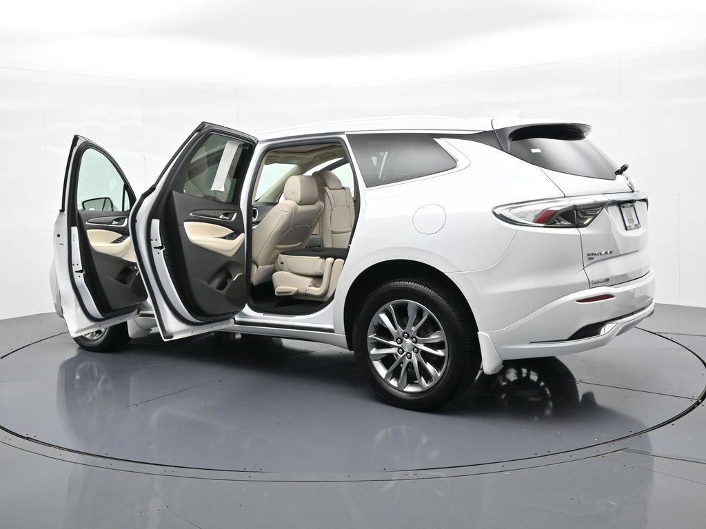 Used 2022 Buick Enclave Avenir w/ Avenir Technology Package AWD/4WD image 27