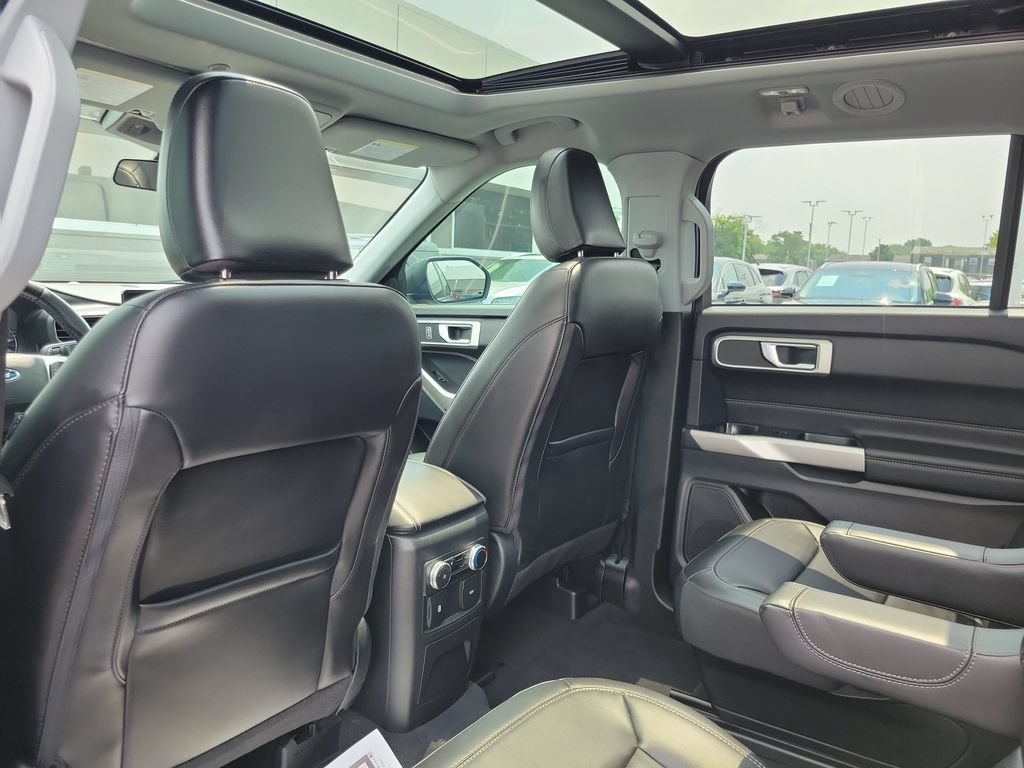 Certified 2023 Ford Explorer XLT w/ Equipment Group 202A AWD/4WD image 16