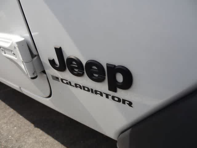 Used 2024 Jeep Gladiator Sport AWD/4WD image 17