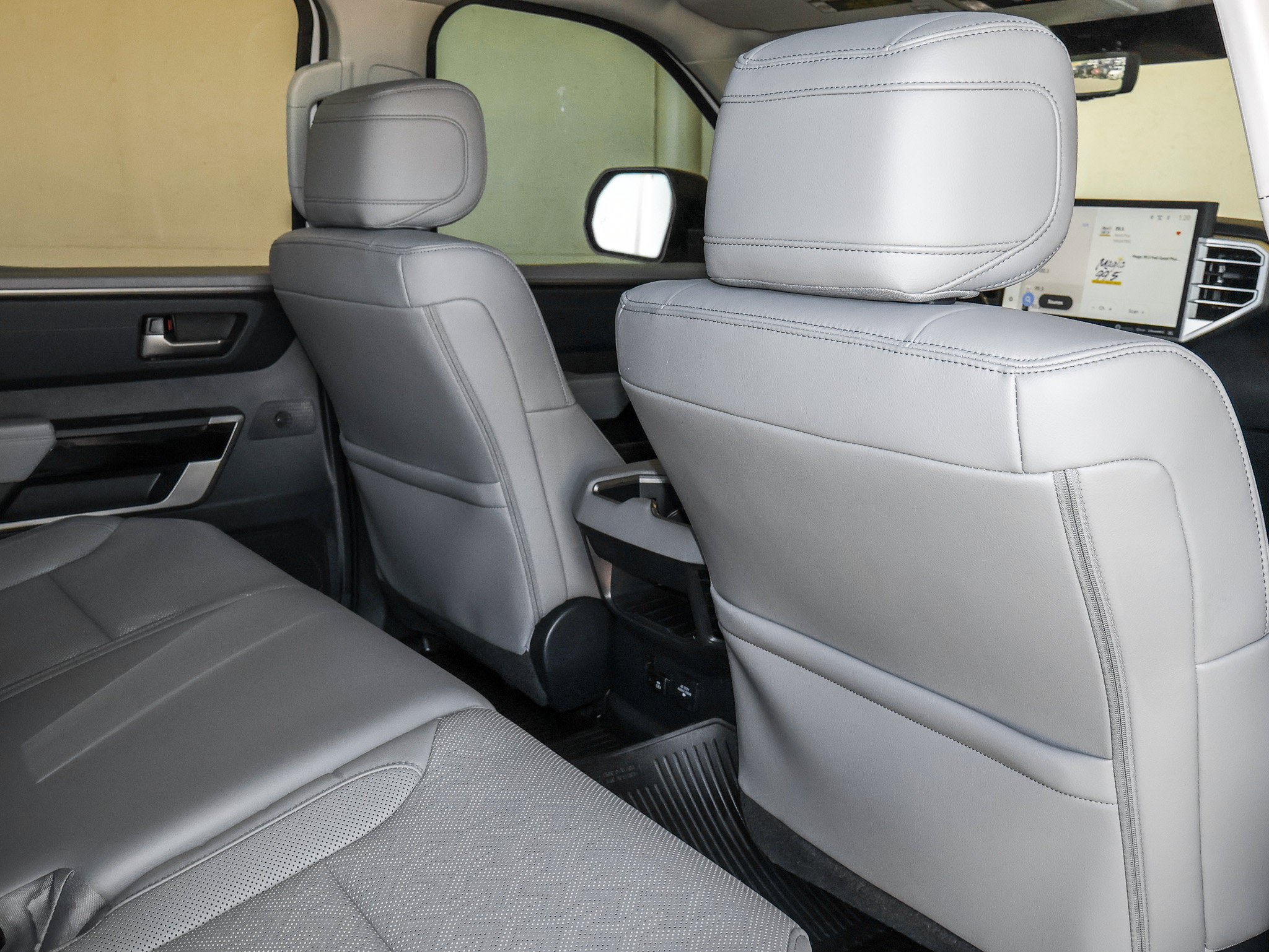 Used 2024 Toyota Tundra Limited AWD/4WD image 43