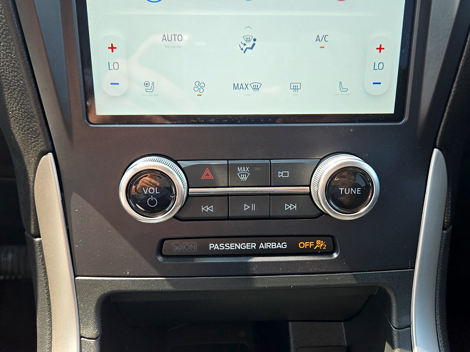 Certified 2024 Ford Edge SEL w/ Convenience Package AWD/4WD image 19