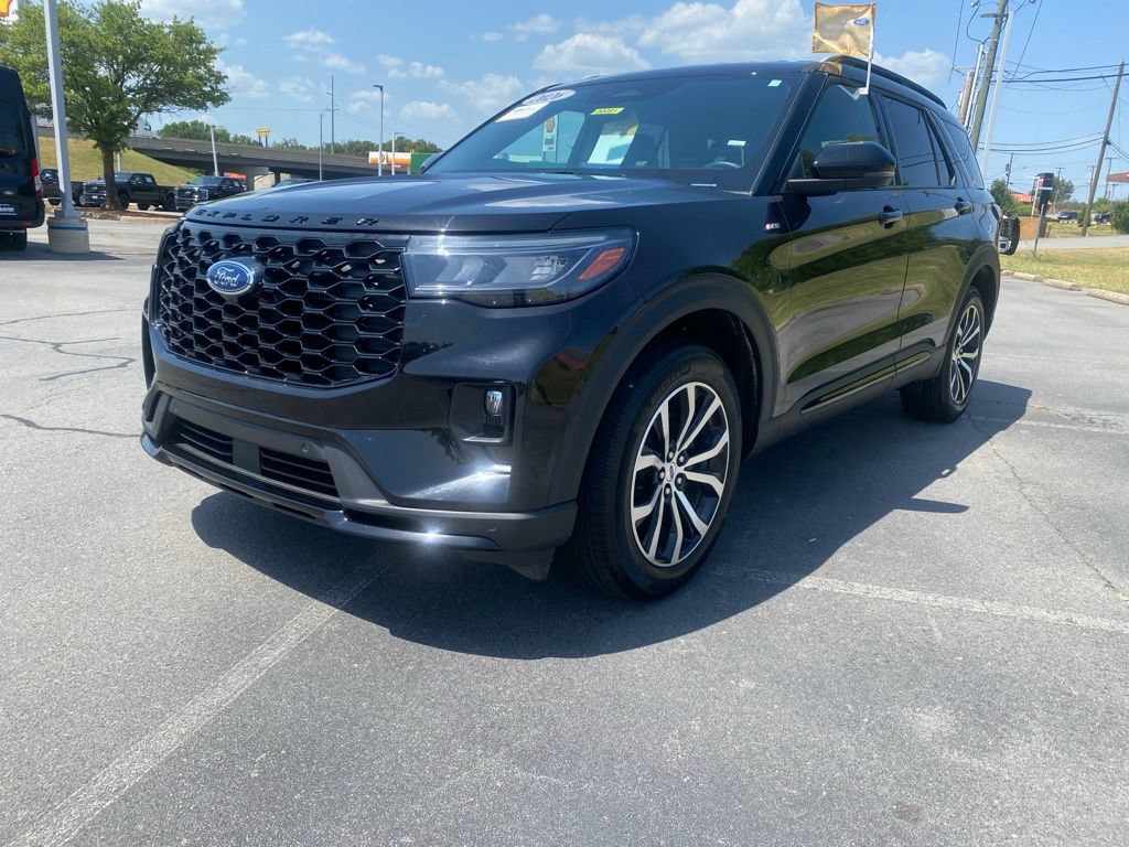 Certified 2026 Ford Explorer ST-Line AWD/4WD image 3