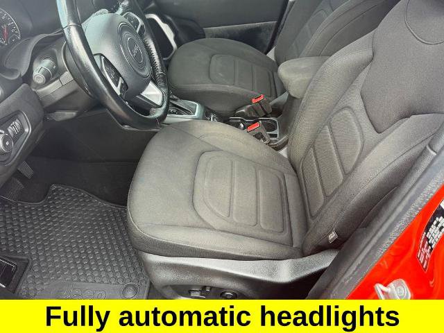 Used 2021 Jeep Renegade Latitude w/ Convenience Group AWD/4WD image 11