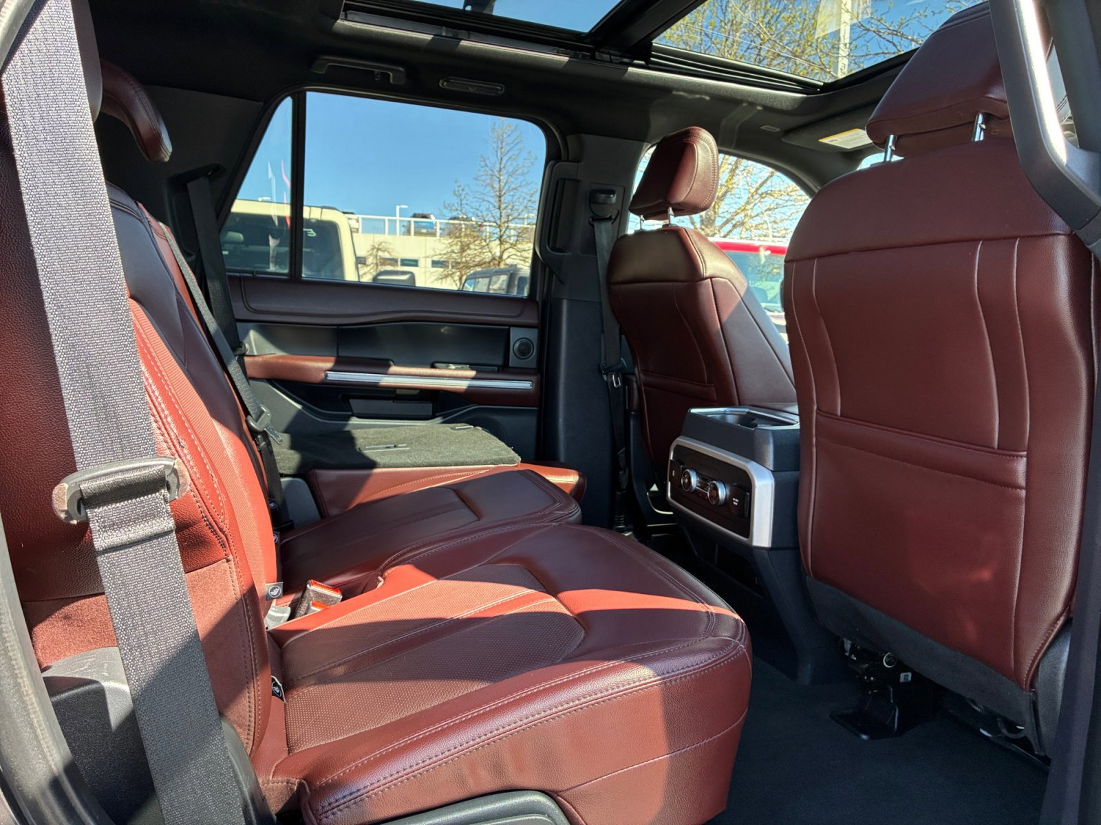 Certified 2024 Ford Expedition Limited image 18