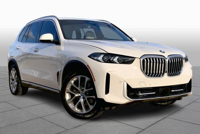 Used 2024 BMW X5 sDrive40i w/ Parking Assistance Package image 2