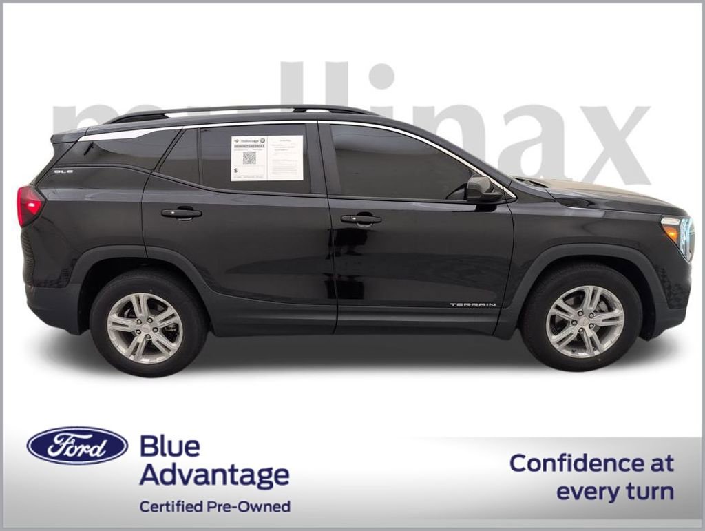 Used 2022 GMC Terrain SLE w/ Driver Convenience Package image 2