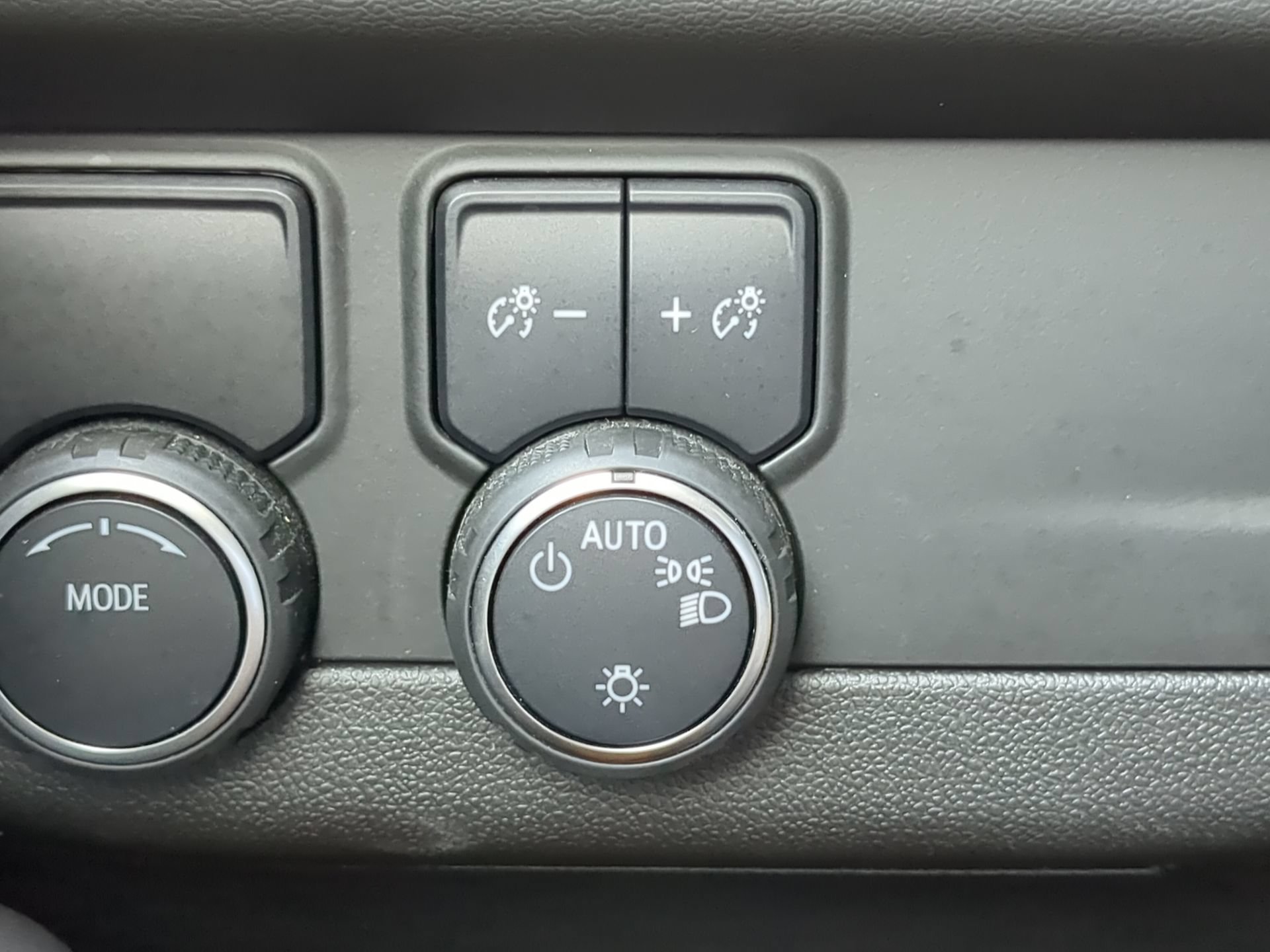 Used 2021 Chevrolet Suburban LT RWD image 64