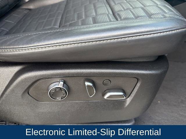 Used 2023 Cadillac Escalade Premium Luxury Platinum image 34