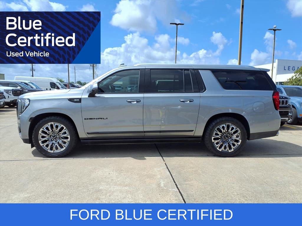 Used 2023 GMC Yukon XL Denali Ultimate AWD/4WD image 3