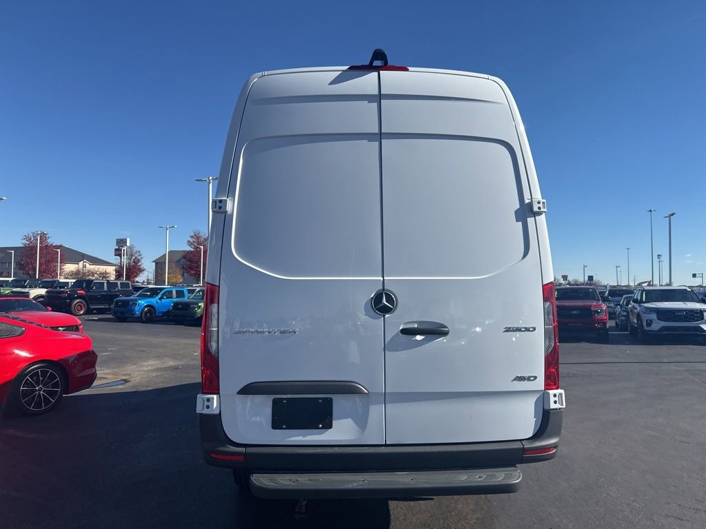 Used 2025 Mercedes-Benz Sprinter 2500 image 6