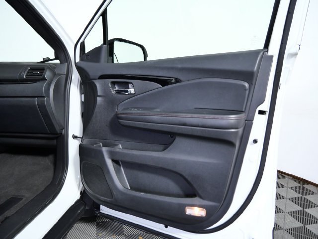 Used 2021 Honda Pilot Black Edition image 9