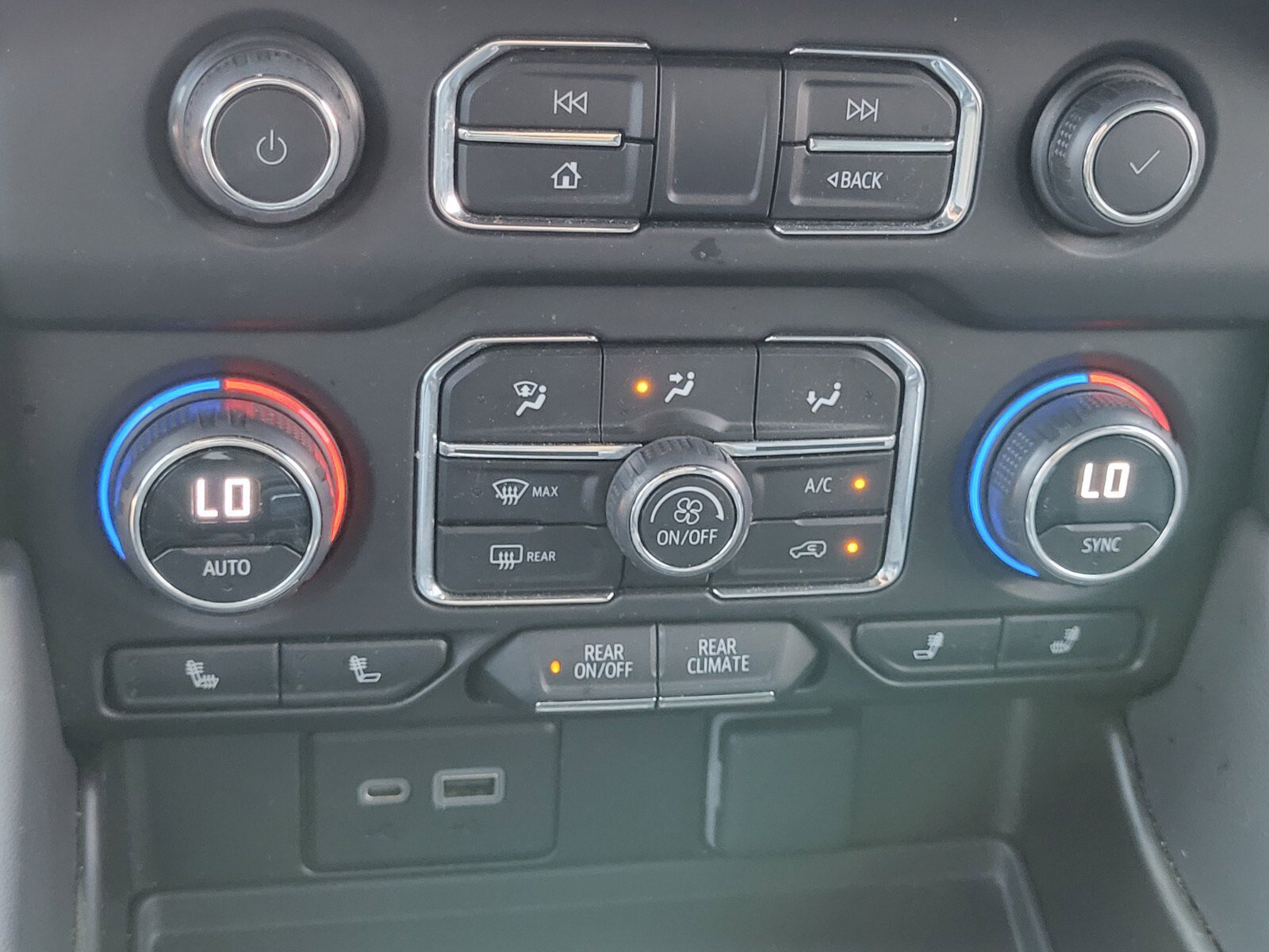 Used 2023 Chevrolet Tahoe RST w/ Luxury Package AWD/4WD image 22