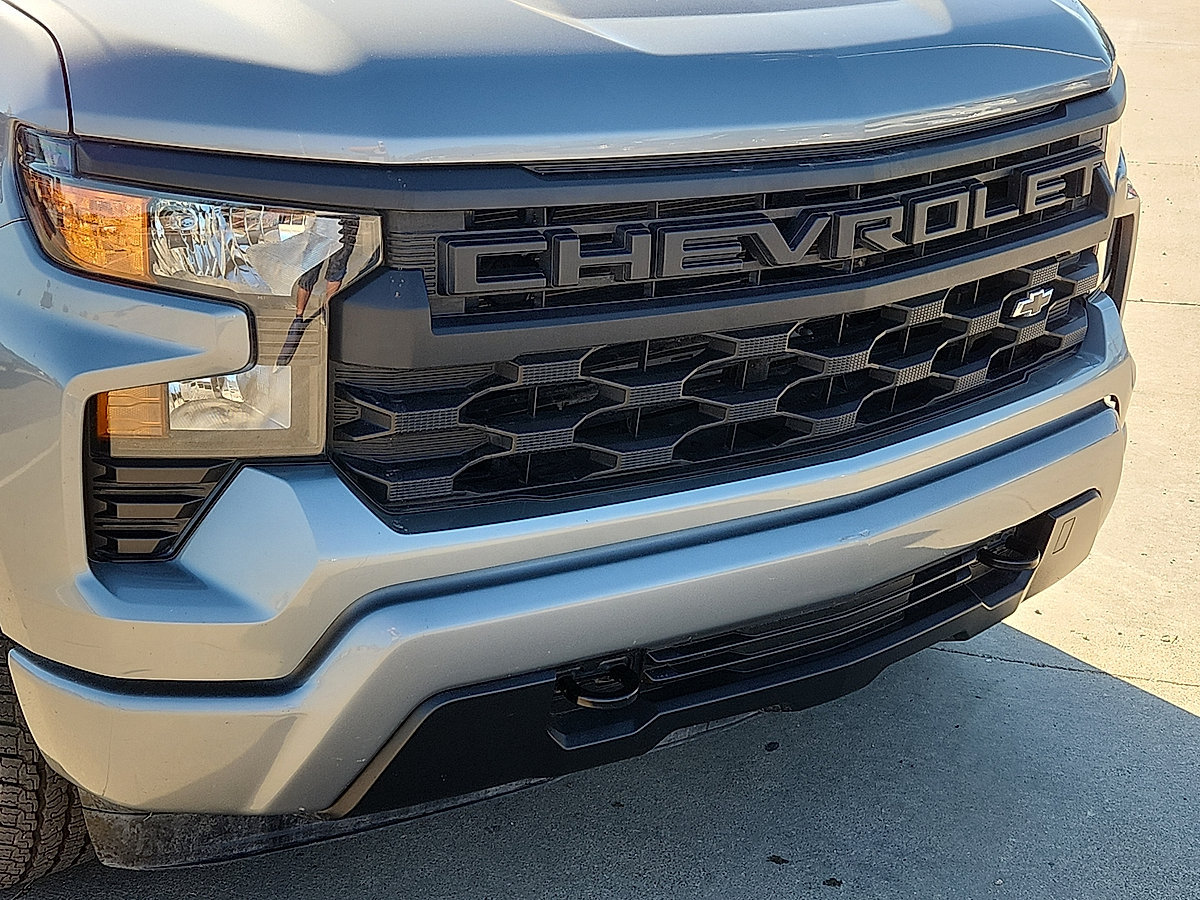Used 2025 Chevrolet Silverado 1500 Custom w/ Turbomax Blackout Package AWD/4WD image 10