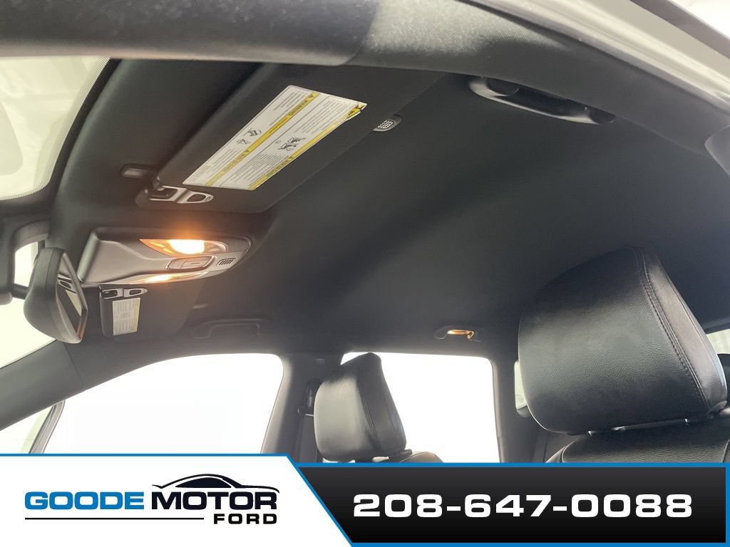 Used 2024 Jeep Compass Trailhawk AWD/4WD image 18