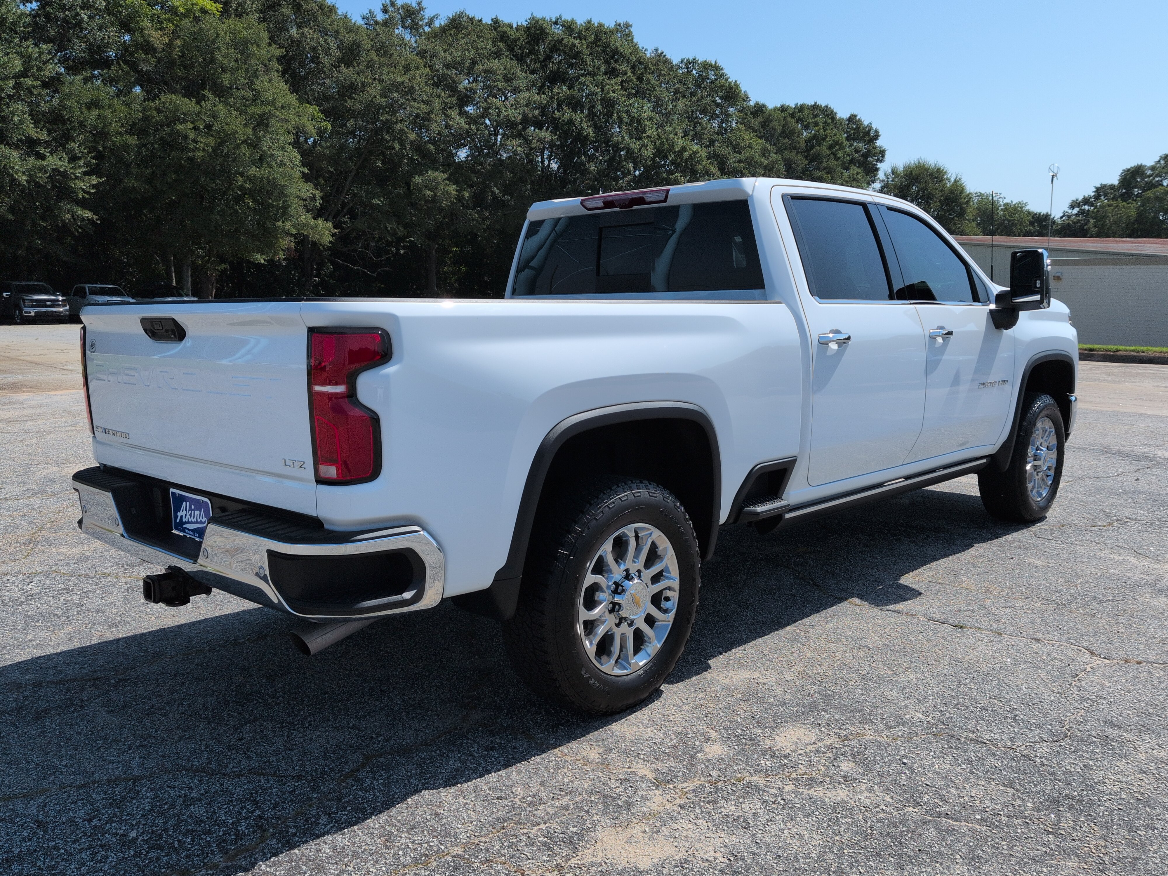 Used 2025 Chevrolet Silverado 2500 LTZ w/ LTZ Premium Package AWD/4WD image 3