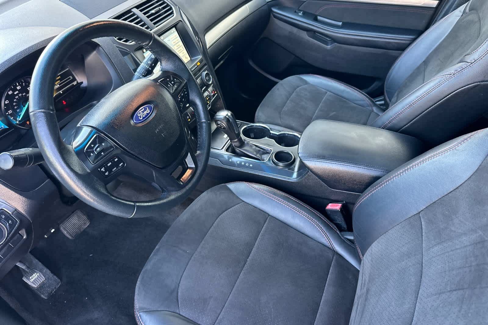 Certified 2018 Ford Explorer XLT w/ Equipment Group 202A FWD image 11