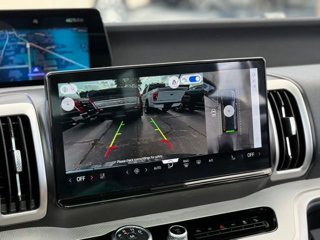 Certified 2025 Ford Expedition Active AWD/4WD image 4