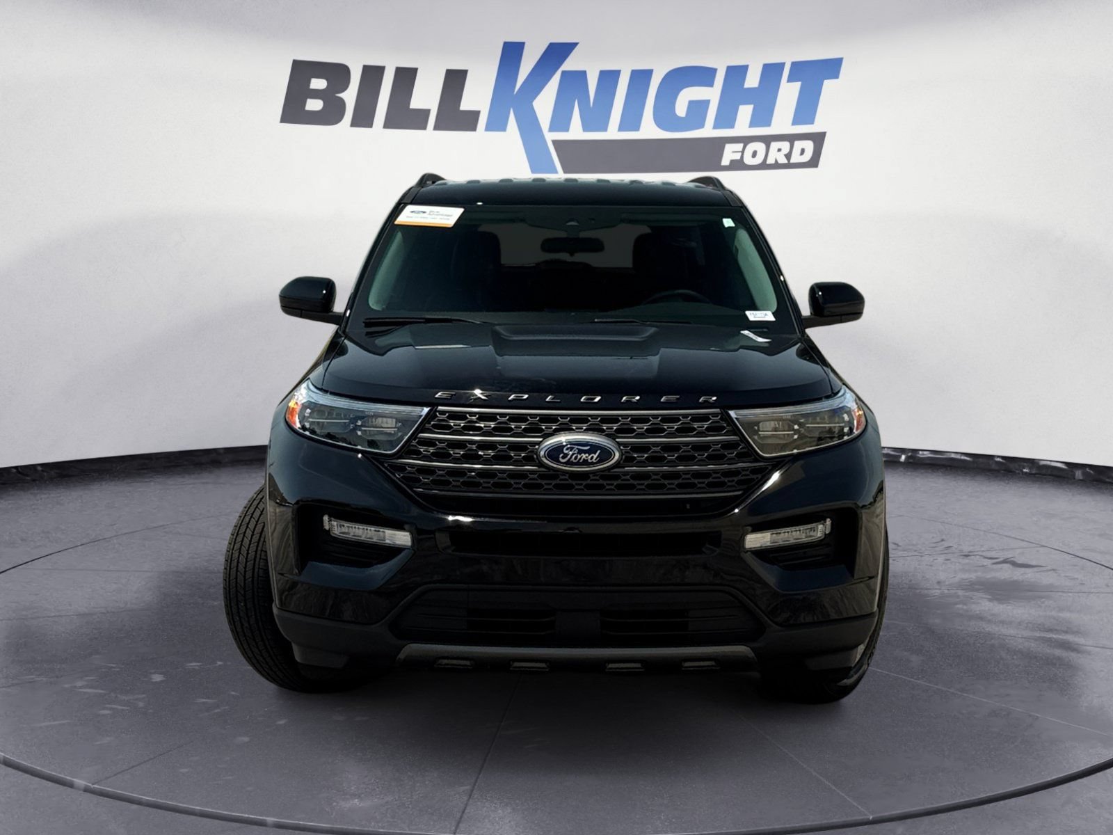 Certified 2024 Ford Explorer XLT w/ Equipment Group 202A RWD image 8