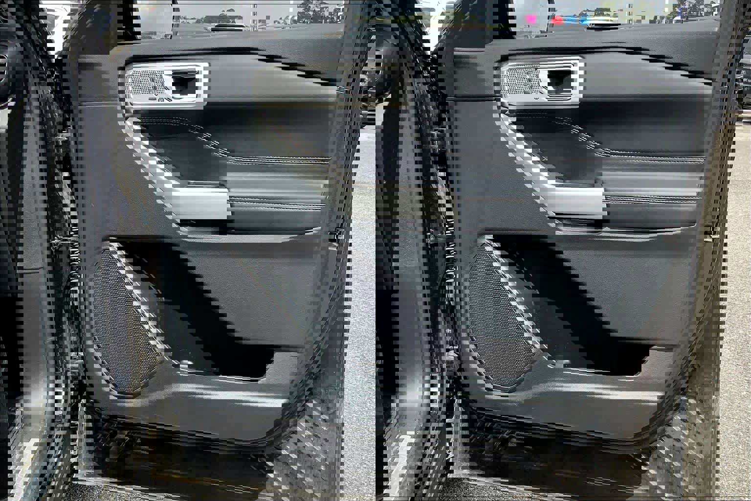 Certified 2022 Ford Explorer Limited w/ Equipment Group 301A image 22