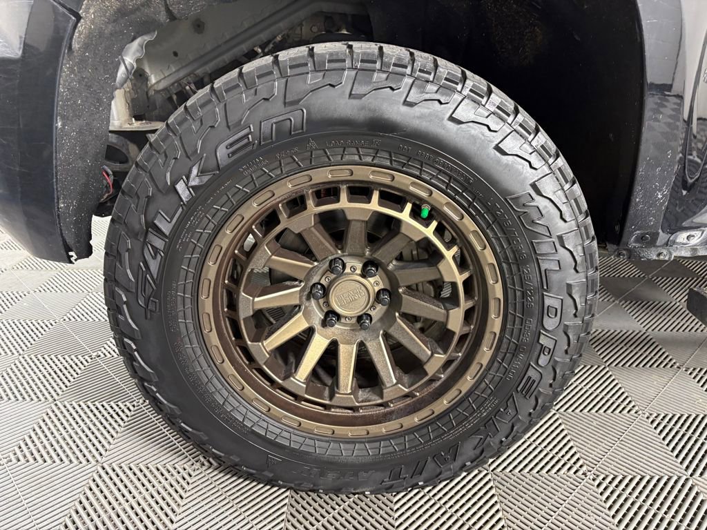 Used 2018 GMC Canyon Denali image 10