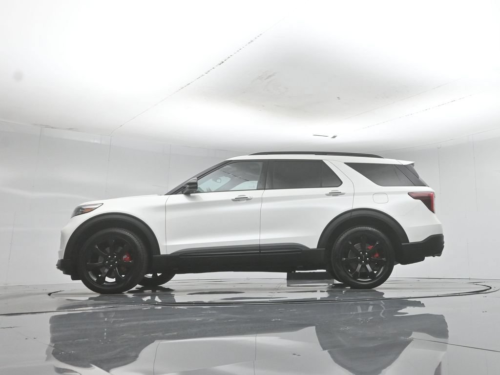 Certified 2024 Ford Explorer ST w/ Equipment Group 401A AWD/4WD image 8
