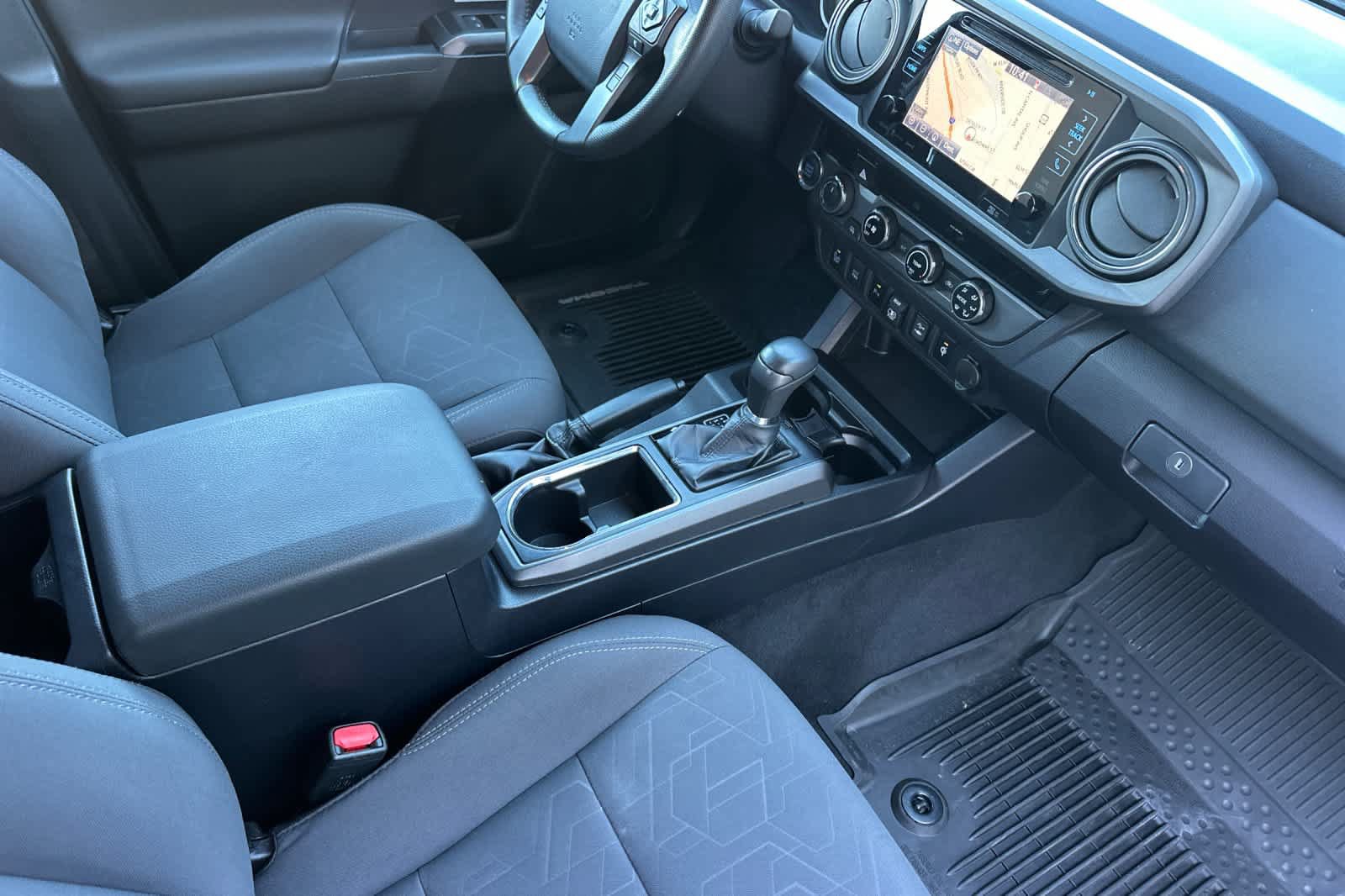 Used 2018 Toyota Tacoma TRD Off-Road w/ Technology Package AWD/4WD image 15