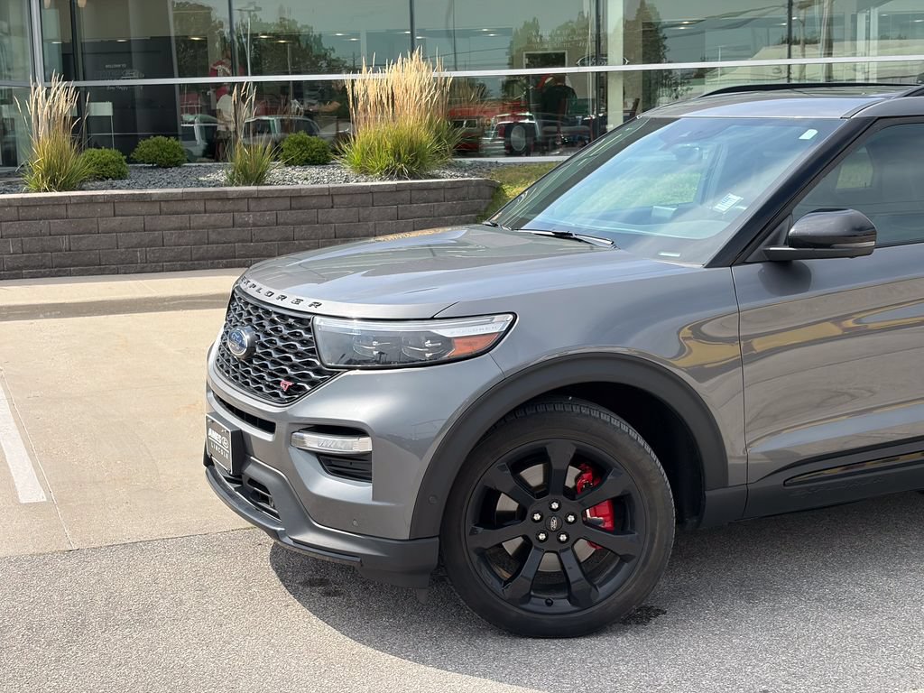 Certified 2023 Ford Explorer ST w/ Equipment Group 401A AWD/4WD image 2